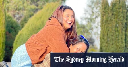 Women killed on Hume Freeway helping kangaroo were best friends