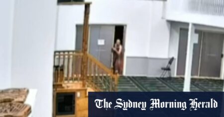Man accused of planting suspicious device at mosque