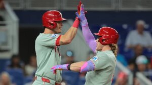 Family recalls dealing with irate female Phillies fan over home run ball: ‘She was very vulgar’
