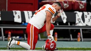 Chiefs’ Travis Kelce says he felt ‘like s—‘ after injuring teammate Xavier Worthy in collision