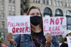 ICE Detains Dad With Green Card in US Since Age 5, Wife and Lawyer Say