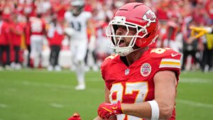 Chiefs’ Travis Kelce slams helmet in frustration, drops crucial pass in loss to Eagles