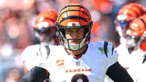 Bengals’ Joe Burrow could miss 3 months as surgery an option for turf toe injury: report