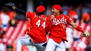 Reds star Noelvi Marte robs Pirates’ Bryan Reynolds of homer in spectacular, game-saving grab