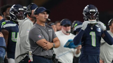 Seahawks’ interception turns into fumble after defender runs into own teammate