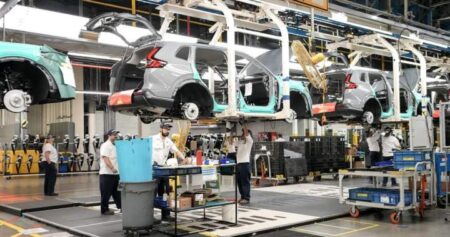 Wages and salary data suggest getting a pay boost may soon get harder