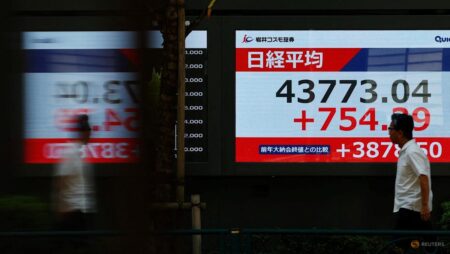 Asian shares rise as Japan politics weigh on yen