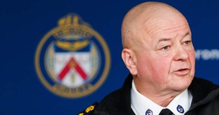 Toronto police chief signs on to new 4-year term