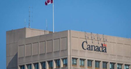 Department of National Defence using U.S. cloud services