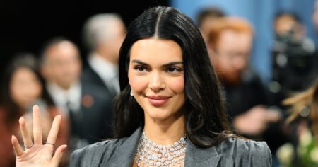 Goodbye, Buttons! Steal Kendall Jenner’s Trendy Jeans Style With This Comfy  Version