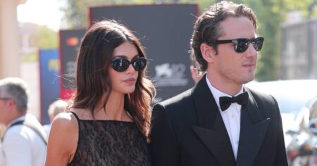 Kaia Gerber and Lewis Pullman Pack on the PDA, Make Out on Venice Film Festival Red Carpet