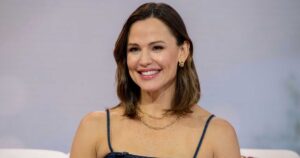 Jennifer Garner Can’t Stop Wearing Cozy Gray Cardigans — Copy Her Look for Just 