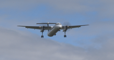Kelowna saw record air travel this summer, but local businesses not benefiting