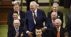 Ken Dryden, Canadiens great, author, and politician, dies of cancer