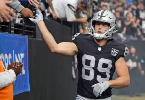 Raiders Make Huge Brock Bowers Decision for Chargers Matchup