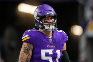 Vikings Lose Key Defensive Star to Concerning Non-Contact Injury vs Bears
