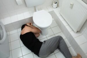 Dear Abby: The man I was dating overdosed and died in my bathroom