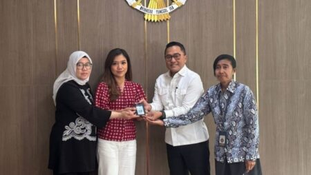 Indonesia restores palace press pass of CNN journalist who asked President Prabowo about free-meals programme