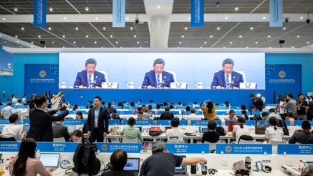 Xi urges SCO members to pursue joint development, offers billions in loans and grants