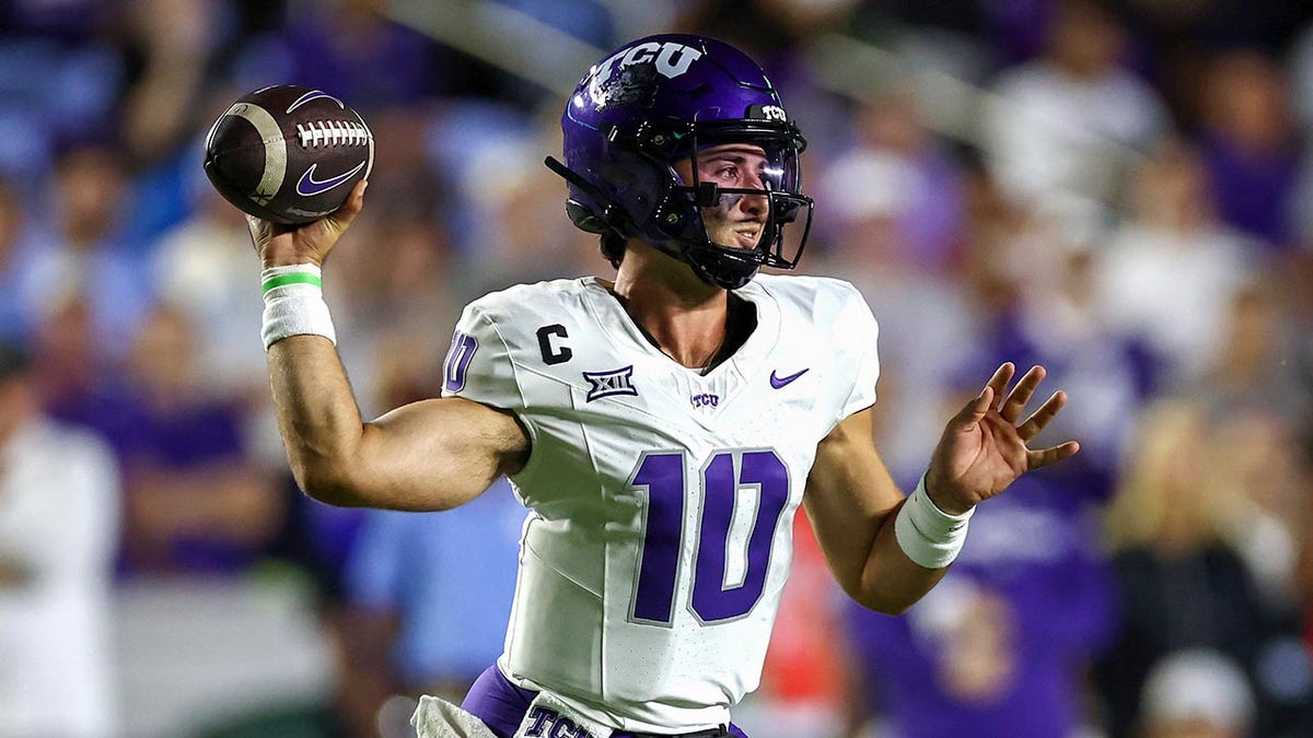 Josh Hoover makes pass for TCU
