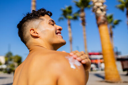 Man’s Unexpected Method for Applying Sunscreen Goes Viral: ‘Genius’
