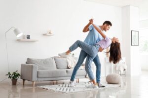 Dear Abby: My boyfriend is a dancer — and women won’t stay away from him