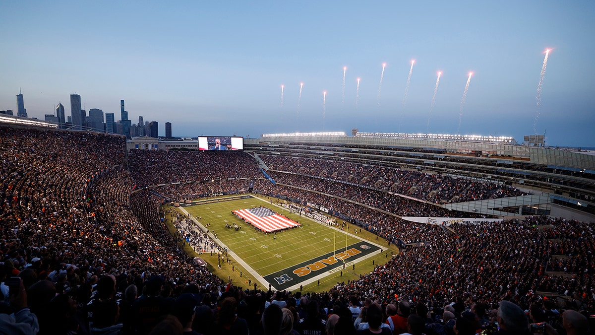 National anthem plays at Bears game