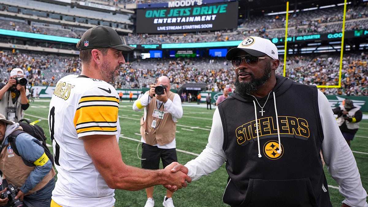Mike Tomlin and Aaron Rodgers