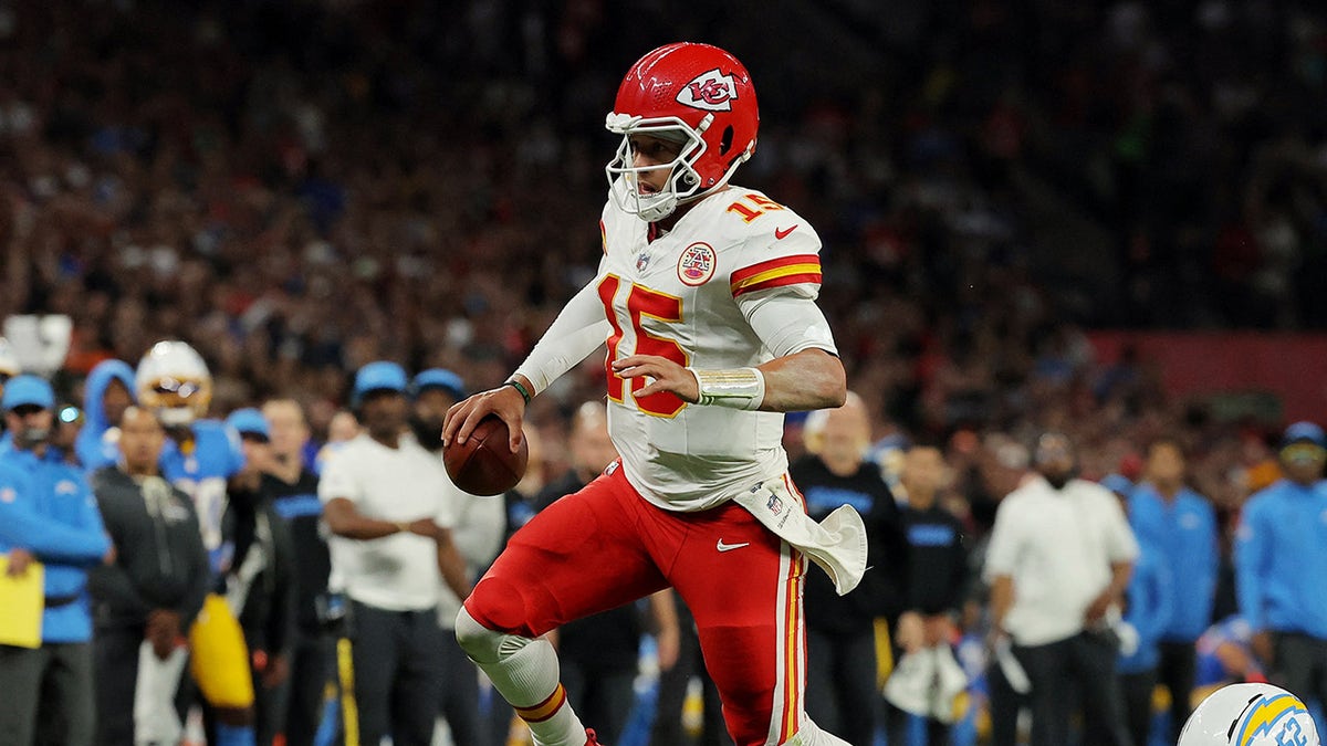 Patrick Mahomes scrambles