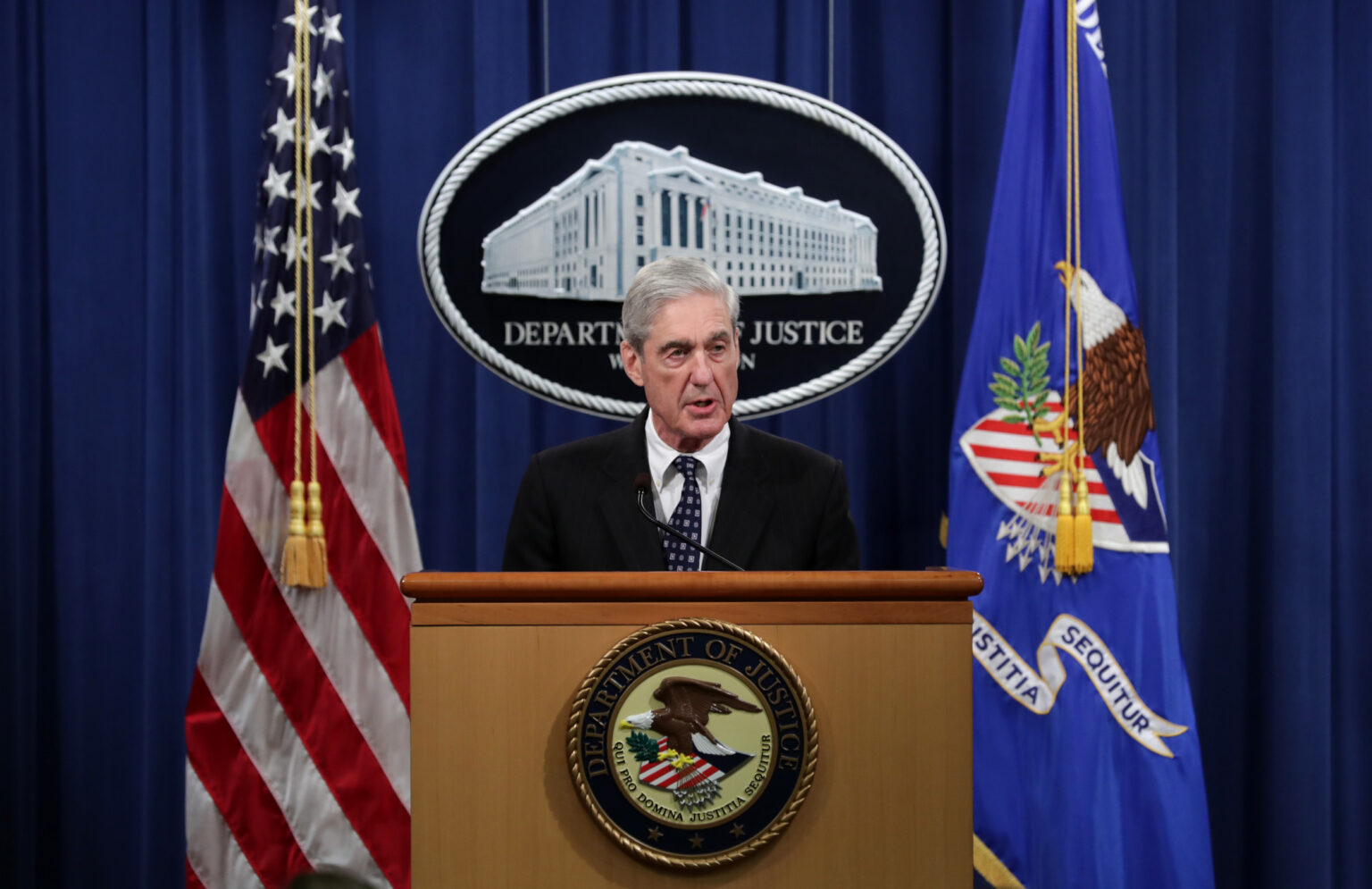 Former FBI Director Robert Mueller Diagnosed With Parkinson’s Disease