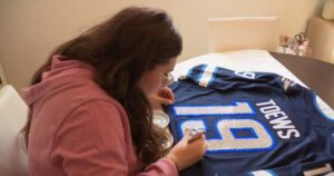Winnipeg rhinestone artist’s work makes it to the big stage