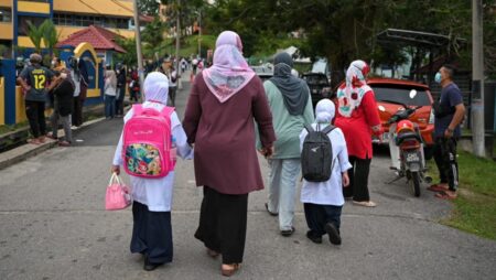 Around 6,000 students in Malaysia infected with influenza, prompting school closures