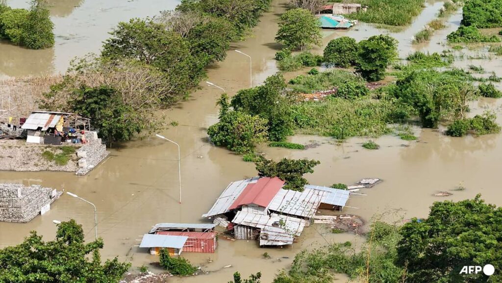 Typhoon Matmo hits southern China during peak holiday season