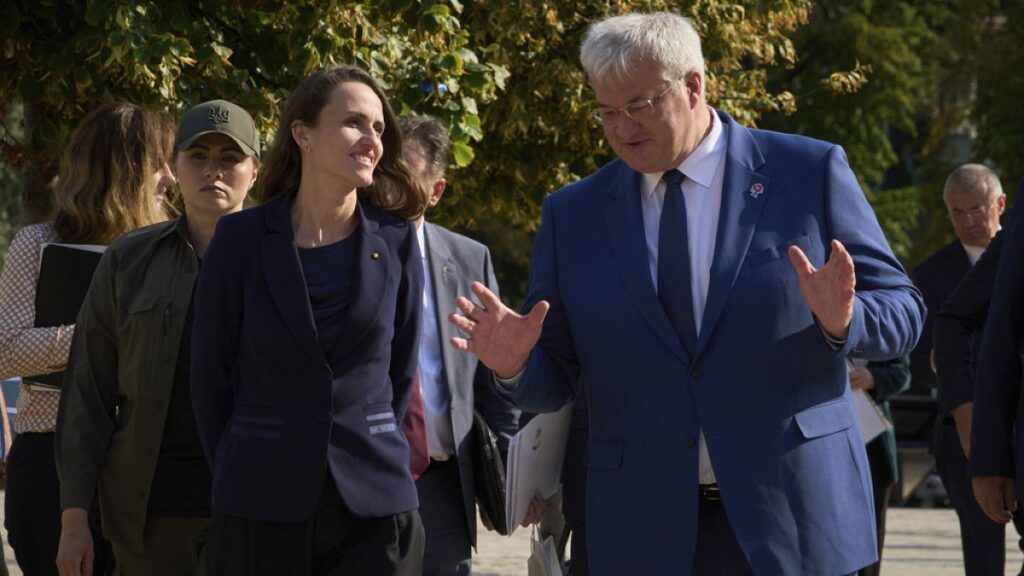 Romanian FM backs EU ‘decision-making reforms’ to speed up enlargement Romanian FM backs EU ‘decision-making reforms’ to speed up enlargement