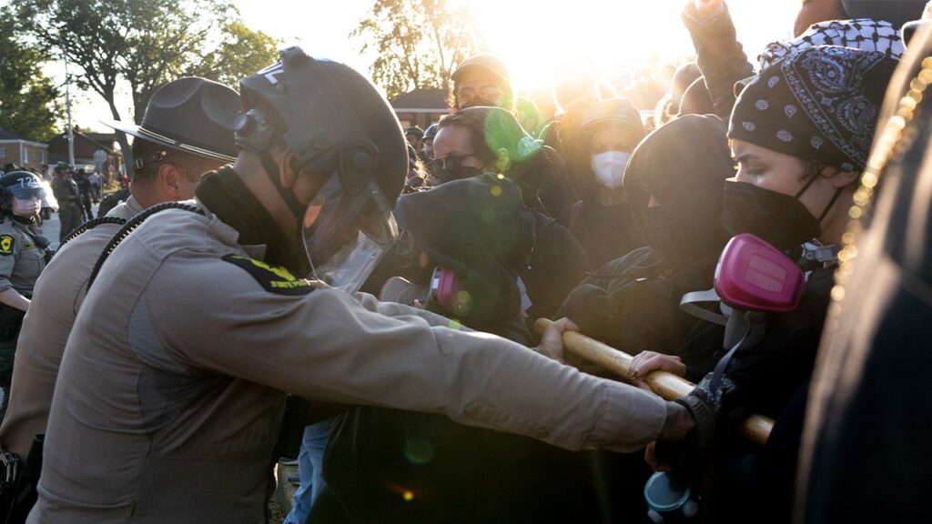 DHS: ICE agents ‘boxed in by 10 cars’ near Chicago as protests grow; 5 more arrests made