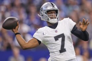 Raiders Could Dump Geno Smith for Surprising QB Replacement