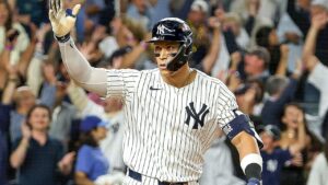 Aaron Judge’s clutch home run leads Yankees to historic comeback in must-win Game 3 over Blue Jays
