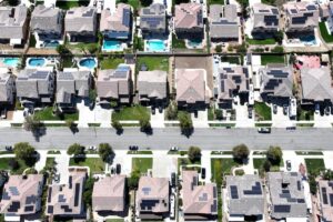 Home Sale Cancellations Spike Nationwide as 1 in 7 Deals Fall Through