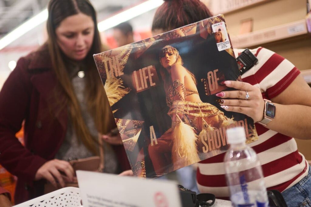 Taylor Swift Fans Screaming As They Discover Song ‘Wood’ Has Unexpected Use