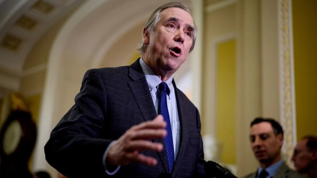 Merkley nearly breaks Booker’s filibuster record, wins his praise for fighting ‘Trump’s authoritarian tactics’