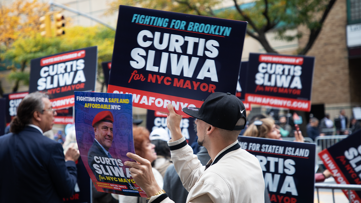 Curtis Sliwa supporters