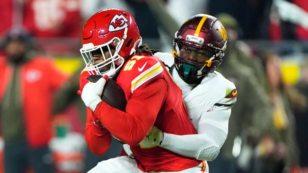 Commanders’ opening-drive interception leaves Peyton Manning stunned Commanders’ opening-drive interception leaves Peyton Manning stunned