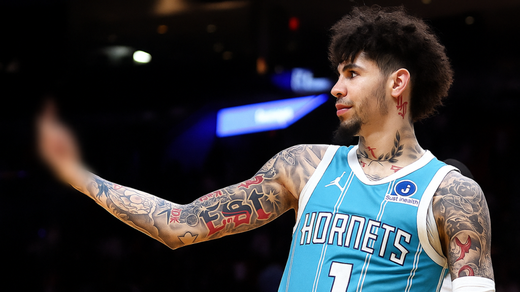 Hornets star LaMelo Ball fined ,000 for flipping off referee after foul call