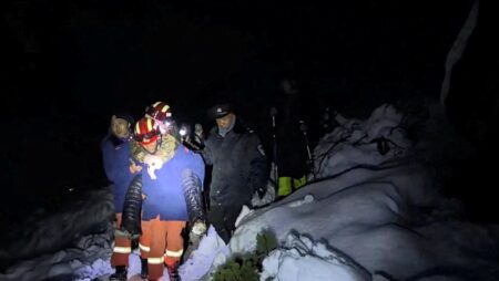Evacuation of stranded Everest trekkers set to wrap up on Oct 7: Source