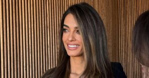 Amal Clooney Chops Off ‘8 Inches’ of Her Hair for Fall and Debuts ‘Bubble Blowout Power Cut’