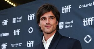 Jacob Elordi Says ‘Wuthering Heights’ Is Both a ‘Beautiful’ Film and ‘Nails on a Chalkboard’ 