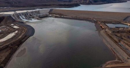 Flood risk at ‘unauthorized’ B.C. dam prompts local state of emergency