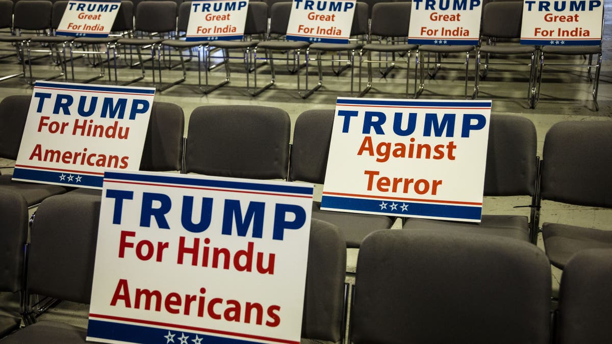 Hindu Americans for Trump sign