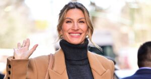 Gisele Bündchen’s Comfy Sneakers Just Solved Our Fall Footwear Dilemma — Get the  Look
