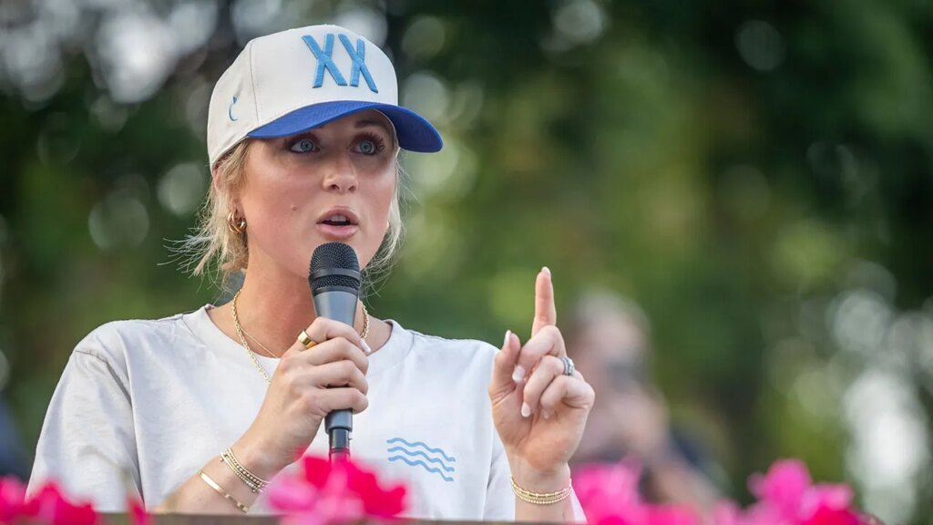 Riley Gaines responds to AOC’s personal attacks, calls out ‘virtue signaling’ Democrats Riley Gaines responds to AOC’s personal attacks, calls out ‘virtue signaling’ Democrats